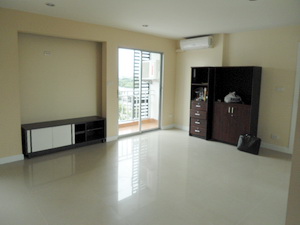 Condo for sale in Bangna area. Close to new extension BTS station and expressway. Brand new Partly furnished 2 bedrooms 2 bathroom 2 balconies. Nice view & Bright. Special layout. Only one in this project!