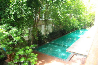 Brand new exclusive duplex for sale near Siam Paragon 210 sq.m. 3 bedrooms. Greenery view and peaceful. Special price! Small dogs are welcome :-)