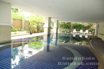 VERY UGENT, Need CASH!!!  Under market value Condo in Bangkok Silom - Sathorn area. Size 147 sq.m. 2 bedrooms + 1 study 2 bathrooms. Unfurnished. ONLY B71,500/sq.m