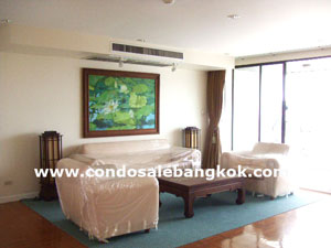 Spacious 3 bedroom 250 sq.m. condo for sale in Bangkok Sukhumvit 31. Peaceful for residence. 