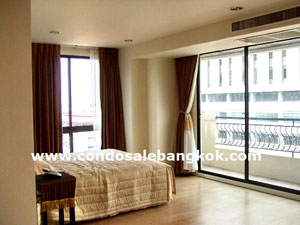 Spacious 3 bedroom 250 sq.m. condo for sale in Bangkok Sukhumvit 31. Peaceful for residence. 