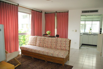 Condo for sale in Bangkok Sukhumvit residential area. 2 bedrooms 1 bathroom. Nicely furnished. Nice view. Ready to move in. Walk to Thonglor BTS.