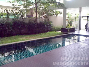 House for sale in Bangkok Sukhumvit close to Prompong BTS area. Peaceful location 115 sq.wa land plot.New  4 bedrooms in modern style with private pool.