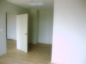 Brand new down payment sale at Noble Reveal. Good deal only 93,500 Baht/sq.m. One bedroom 54 sq.m. Only 200 m. to Ekamai BTS.