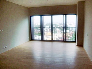 Best price!!! Condo for sale in Noble Reveal Ekamai Sukhumvit 63. High floor two bedrooms 87 sq.m. Walk to Ekamai BTS. Easy access to supermarket.