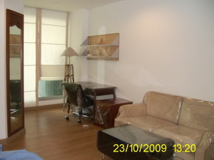 Condo for sale at Sukhumvit 42 close to Ekamai BTS. Fully furnished 1 bedroom 45 Sq,m. Easy access to many places.