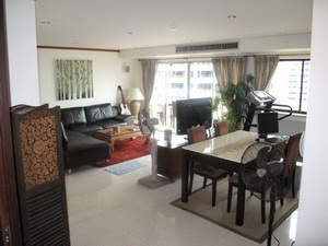Expat. moving. Entirely renovated and tastefully furnished condo with HUGE BALCONY. Nice view 2 bedrooms and study 158 sq.m. Easy access to Thonglor BTS.