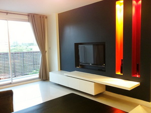Brand new nicely furnished condo for sale in Bangkok Thonglor area. 2 bedrooms 75 sq.m. in nice & peaceful compound. Resort style.