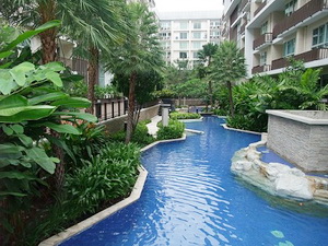 Brand new nicely furnished condo for sale in Bangkok Thonglor area. 2 bedrooms 75 sq.m. in nice & peaceful compound. Resort style.