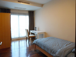 Condo for sale in Bangkok Sukhumvit Thonglor area. Spacious 108 sq.m. Fully furnished 2 bedrooms in prime residential area. Convenient location. Easy access to everthing. Fantastic View!