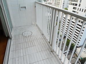 Condo for sale in Bangkok Sukhumvit Thonglor area. Spacious 108 sq.m. Fully furnished 2 bedrooms in prime residential area. Convenient location. Easy access to everthing. Fantastic View!
