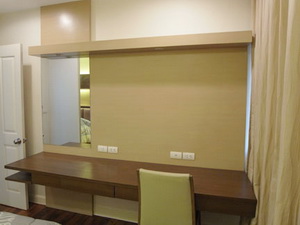 Tastefully furnished condo for sale in Sukhumvit 31 nice residential area. 89 sq.m. 2 bedrooms. Fully furnished. Easy access to Prompong BTS, Emporium, etc.