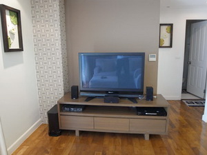 Tastefully furnished condo for sale in Sukhumvit 31 nice residential area. 89 sq.m. 2 bedrooms. Fully furnished. Easy access to Prompong BTS, Emporium, etc.