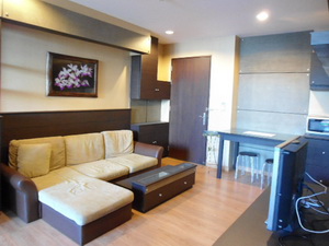 Urgent sale! Cheaper than market price. Luxury one bedroom fully furnished 42 sq.m. Walk to Ekamai BTS.