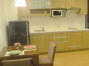 Sell with Tenants. Fully furnished One bedroom condo for sale in Sukhumvit 49. Nearby thonglor BTS. NIce low-rise style. Bright and clean.