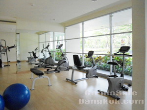 Condo for sale easy access to BTS Udomsuk. New & Nice building 35 sq.m. 1 bedroom 1 bathroom Fully furnished.