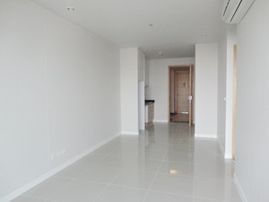 Urgent down payment sale! Very high floor 1 bedroom 47.59 sq.m. Easy access to Nana BTS. Lower than market price.