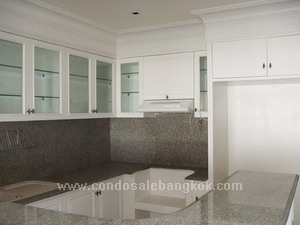 Economy price Rich space 211 sq.m. !!!  condo for sale in Bangkok DUPLEX 3 bedrooms? Convenient location. NEED NEW OWNER.....