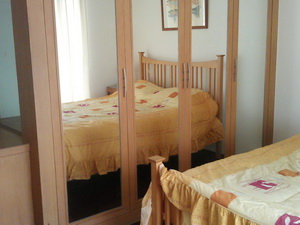 Cozy and comfortable living condo for sale in Sukhumvit Bangkok near Thonglor BTS. 88 sq.m. 2 bedrooms fully furnished. Bright & corner unit.