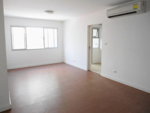 Sale at loss one bedroom condo in Sathorn area. 49 sq.m. 7th floor. Easy access to many places such as central rama3, expressway, 10 minutes to Sukhumvit.