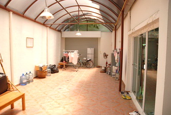 Townhouse for sale in Bangkok Sukhumvit 101/1. Easy access to BTS. Using area 200 sq.m. Land size approx 37.5 sq.m. 4 bedrooms.