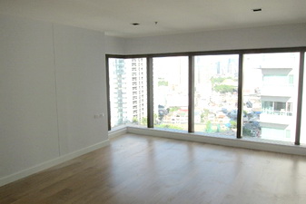 Duplex Newly furnished condo for sale in Bangkok Sukhumvit 24 The Emporio Place Loft style and ceiling height 6 metres. 3 bedrooms 2 baths