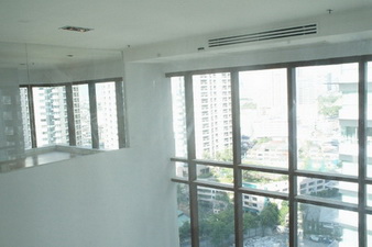 Duplex Newly furnished condo for sale in Bangkok Sukhumvit 24 The Emporio Place Loft style and ceiling height 6 metres. 3 bedrooms 2 baths