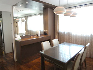 Condo for sale in Bangkok Sukhumvit 31.Tastefully furnished 2 bedrooms 89 sq.m. Comfortable living in Sukhumvit 31.