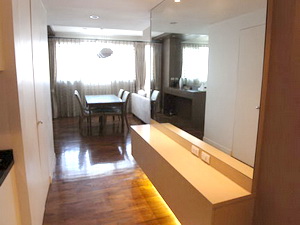 Condo for sale in Bangkok Sukhumvit 31.Tastefully furnished 2 bedrooms 89 sq.m. Comfortable living in Sukhumvit 31.