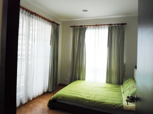 Condo for sale in Bangkok Sukhumvit. 114 sq.m. 3 bedrooms 3 bathrooms. Very good location. Close to main sukhumvit, Asok BTS and Sukhumvit MRT.
