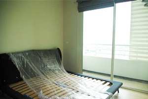 URGENT!!! Condo for sale with wonderful Chaopraya river view. High floor. 79 sq.m. 2 bedrooms. Upgrade built-in kitchen with granite top imported from Zimbabwe and classy built-in closet.