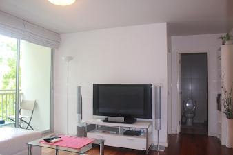 Condo for sale in Bangkok Sukhumvit 49. Size 77 sq.m. 2 bedrooms 2 bathrooms. Fully furnished. Nice neighborhood. Sale with tenants yield 7%