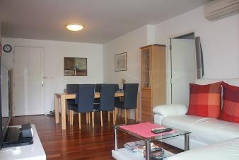 Condo for sale in Bangkok Sukhumvit 49. Size 77 sq.m. 2 bedrooms 2 bathrooms. Fully furnished. Nice neighborhood. Sale with tenants yield 7%