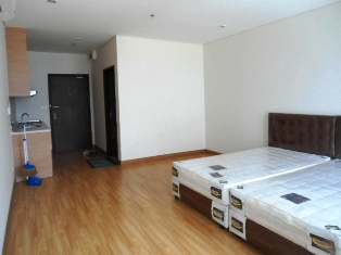 Brand New Studio 33.17 sq.m. for sale near Prakanong BTS. High floor, nice view!