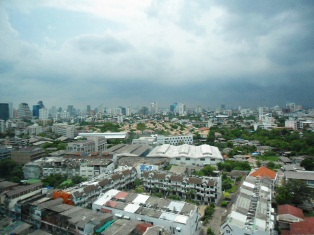 Brand New Studio 33.17 sq.m. for sale near Prakanong BTS. High floor, nice view!