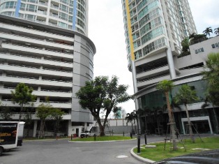 Brand New Studio 33.17 sq.m. for sale near Prakanong BTS. High floor, nice view!