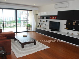 High quality and luxuriuos condo for sale in bangkok Soi Sawaddee. Comfortable living in perfect location. Prompong BTS. 226 sq.m. 3 bedrooms.