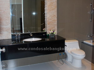 High quality and luxuriuos condo for sale in bangkok Soi Sawaddee. Comfortable living in perfect location. Prompong BTS. 226 sq.m. 3 bedrooms.