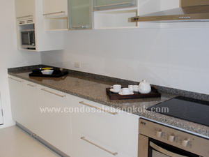 High quality and luxuriuos condo for sale in bangkok Soi Sawaddee. Comfortable living in perfect location. Prompong BTS. 226 sq.m. 3 bedrooms.