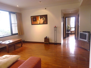 Full facilities compound in Sathorn. Active location. Condo for sale in Sathorn with nice pool view and unblocked view. Homy and comfortable living. 94 sq.m. 2 bedrooms