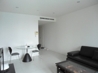 CHEAPEST!!! SUPER DEAL!!! Nicely furnished condo for sale near Chidlom area 58 sq.m. 1 bedroom. Very high floor & very nic e view!
