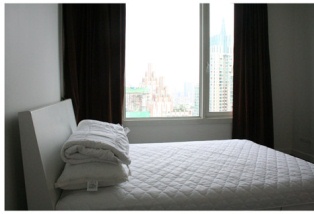 CHEAPEST!!! SUPER DEAL!!! Nicely furnished condo for sale near Chidlom area 58 sq.m. 1 bedroom. Very high floor & very nic e view!
