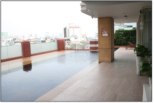 CHEAPEST!!! SUPER DEAL!!! Nicely furnished condo for sale near Chidlom area 58 sq.m. 1 bedroom. Very high floor & very nic e view!