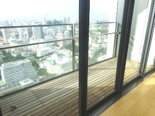Modern style building Sigaporean development. 197 sq.m. Fully furnished 3 bedrooms for sale 