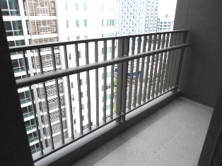 Condo for sale in Bangkok Thailand. Brand new in Thonglor 1 bedroom 55 sq.m. partly furnished. Nice building & Good residetial area.