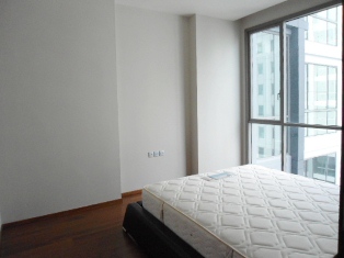 Condo for sale in Bangkok Thailand. Brand new in Thonglor 1 bedroom 55 sq.m. partly furnished. Nice building & Good residetial area.
