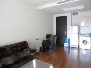 Luxury condo for sale in Bangkok Childlom area. Unfurnished 1 bedroom 60 sq.m. Nice view.