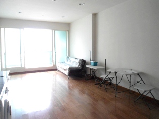 condo for sale in Bangkok Chidlom area. Unfurnished Nice view of 2 bedrooms 80 sq.m. Easy access to Chidlom BTS.