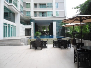 Fully furnishe Sutio 39.50 sq.m. The Address Chidlom studio for sale in Bangkok. Walk to Chidlom BTS.