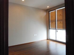 Lowest price Brand New 1 bedroom 53 sq.m condo for sale in Bangkok Thonglor area. Nice residential area. Unfurnished.